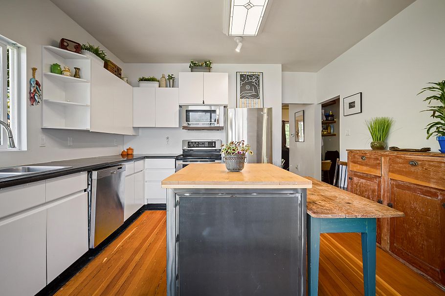 2497 Wall Street Vancouver, BC - 16