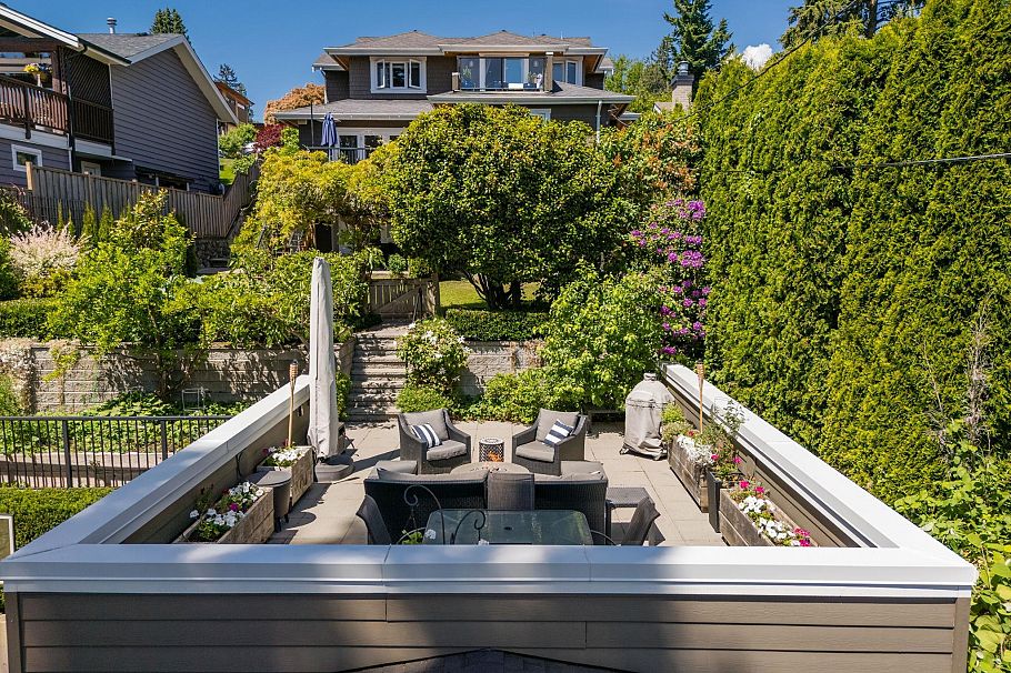1225 Adderley Street North Vancouver, BC - 33