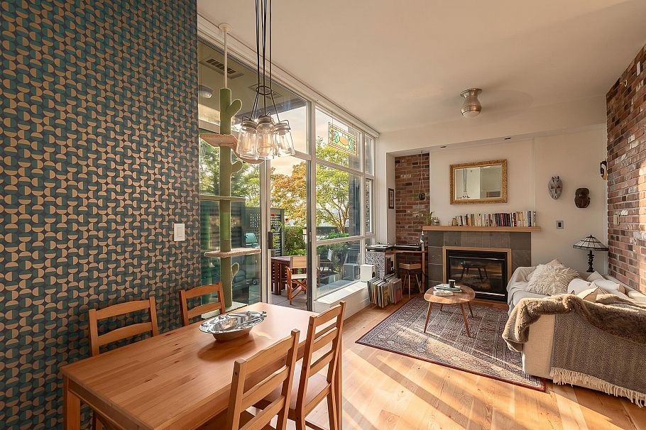 218 2515 Ontario Street Vancouver, BC - 4