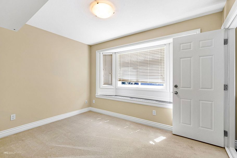 295 W 63rd Avenue Vancouver, BC - 21
