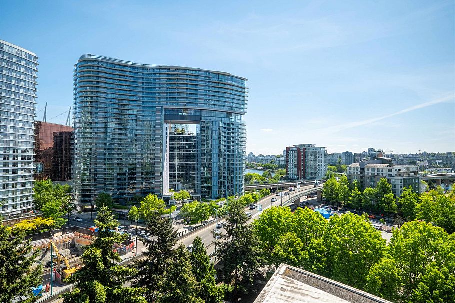 1207 1009 Expo Boulevard Vancouver, BC - 2