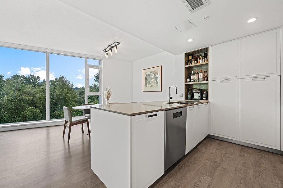 807 1401 Hunter Street North Vancouver, BC - 8