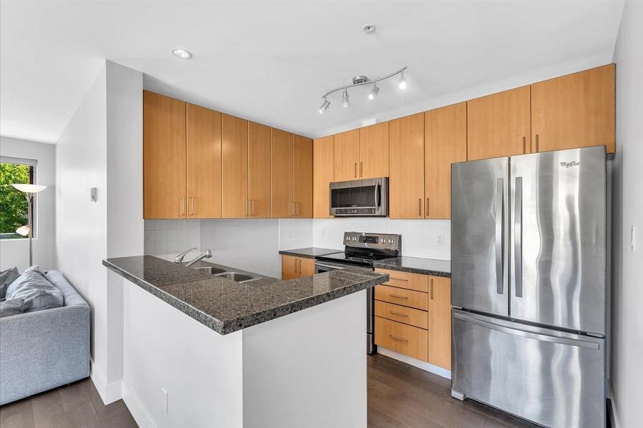 302 2680 Arbutus Street Vancouver, BC - 11