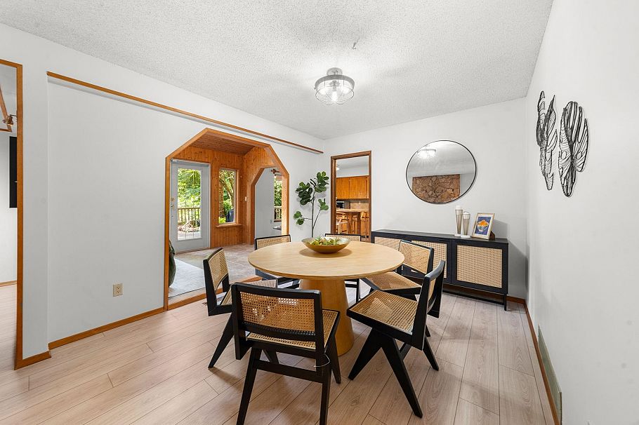 2297 Bowser Avenue North Vancouver, BC - 12