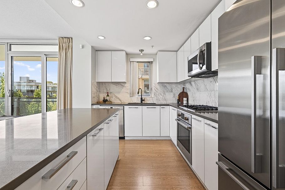 305 3281 E Kent Avenue North Vancouver, BC - 11