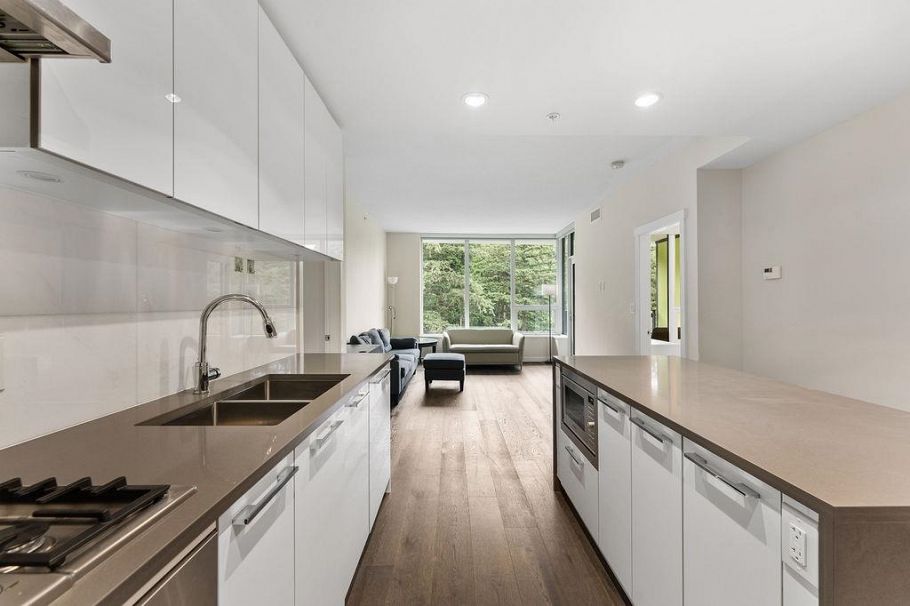 1107 3487 Binning Road Vancouver, BC - 9