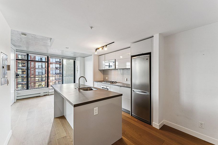 2408 108 W Cordova Street Vancouver, BC - 3
