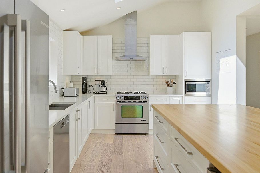 5222 Sarita Avenue North Vancouver, BC - 4