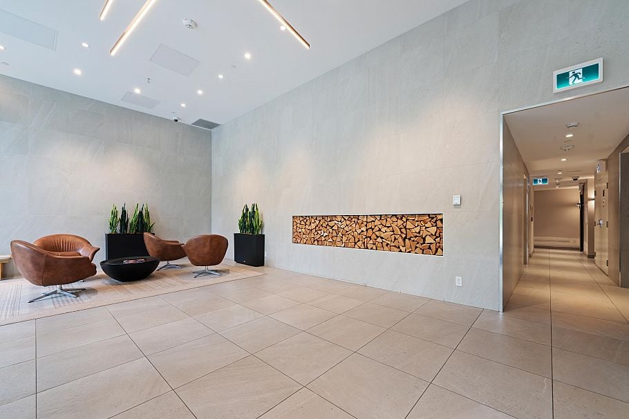 807 1401 Hunter Street North Vancouver, BC - 36