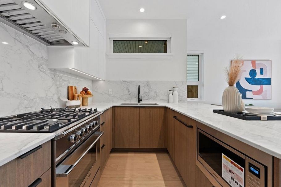 1 6318 Sophia Street Vancouver, BC - 12