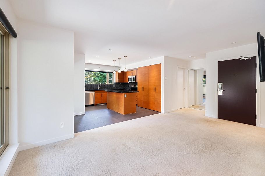 PH2 2832 Capilano Road North Vancouver, BC - 15