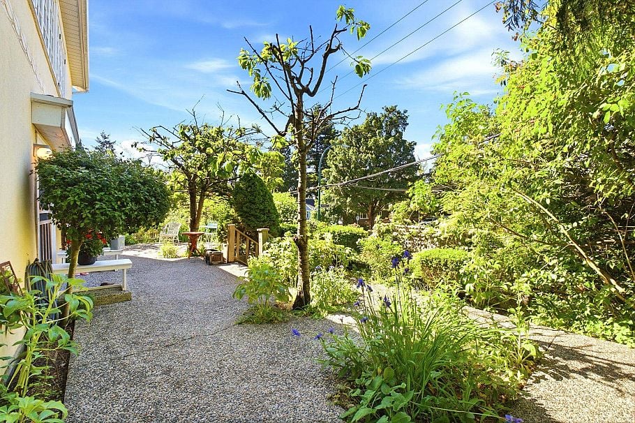 1620 E 20th Avenue Vancouver, BC - 15