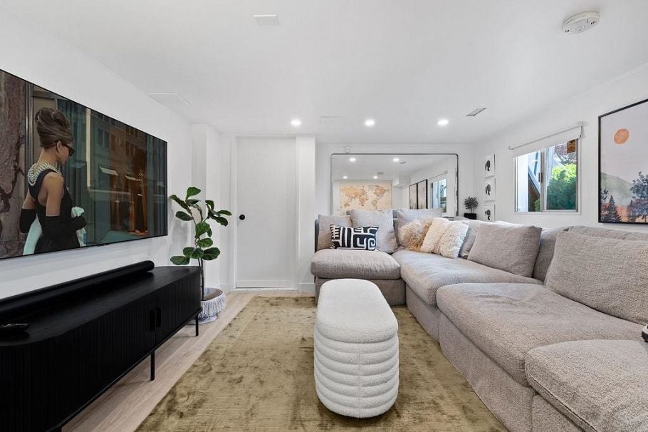 3392 W 8th Avenue Vancouver, BC - 33