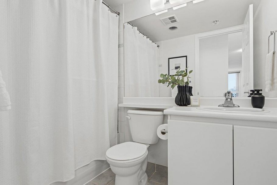 708 1188 Richards Street Vancouver, BC - 16
