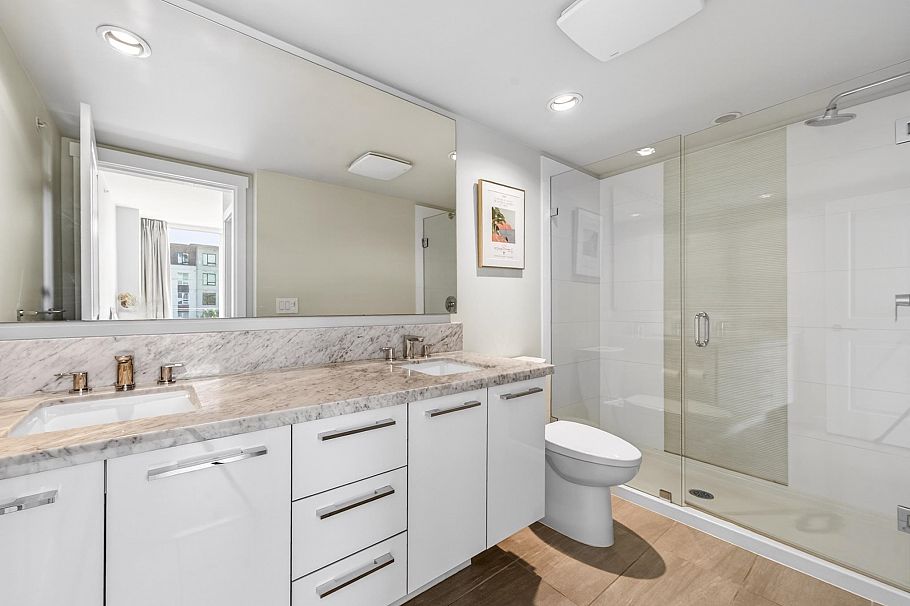 305 3281 E Kent Avenue North Vancouver, BC - 21