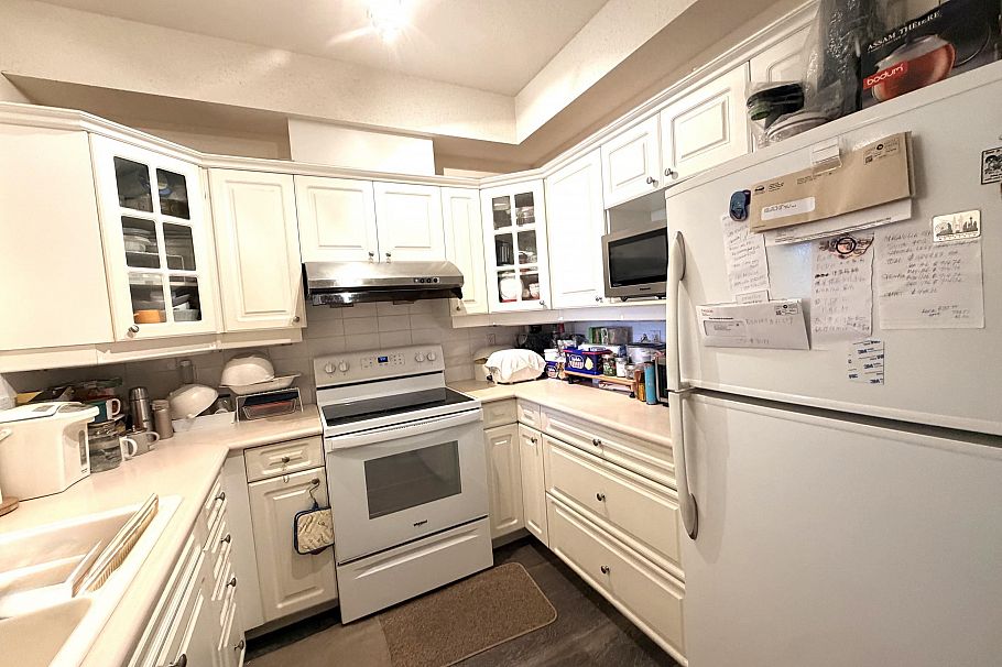 402 360 E 36th Avenue Vancouver, BC - 3