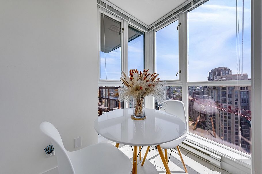2206 1199 Seymour Street Vancouver, BC - 22