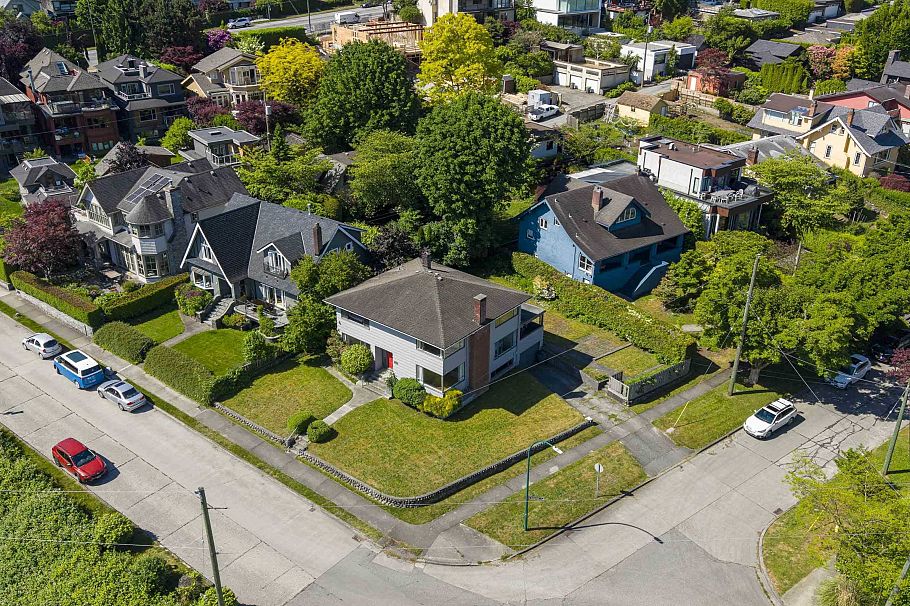 4514 Bellevue Drive Vancouver, BC - 29