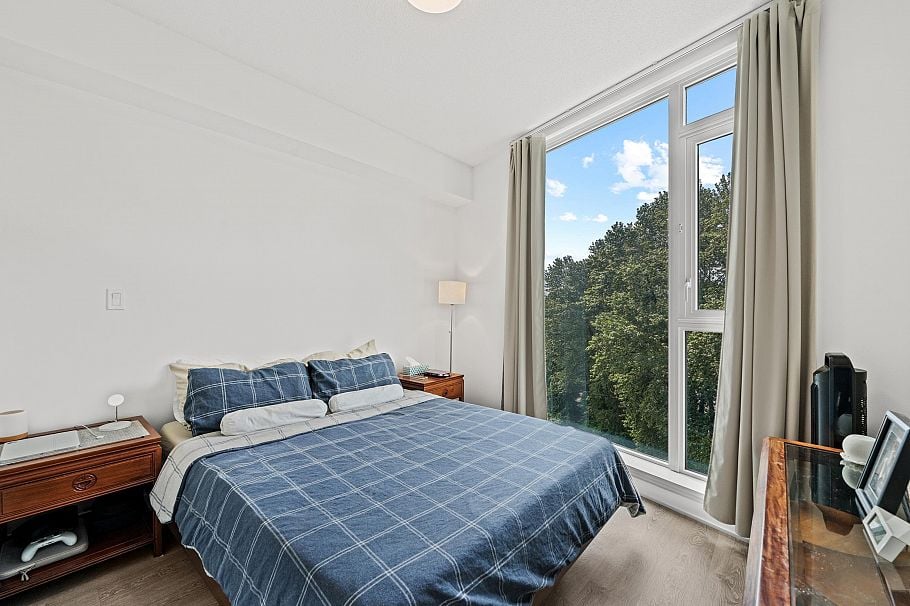 807 1401 Hunter Street North Vancouver, BC - 12