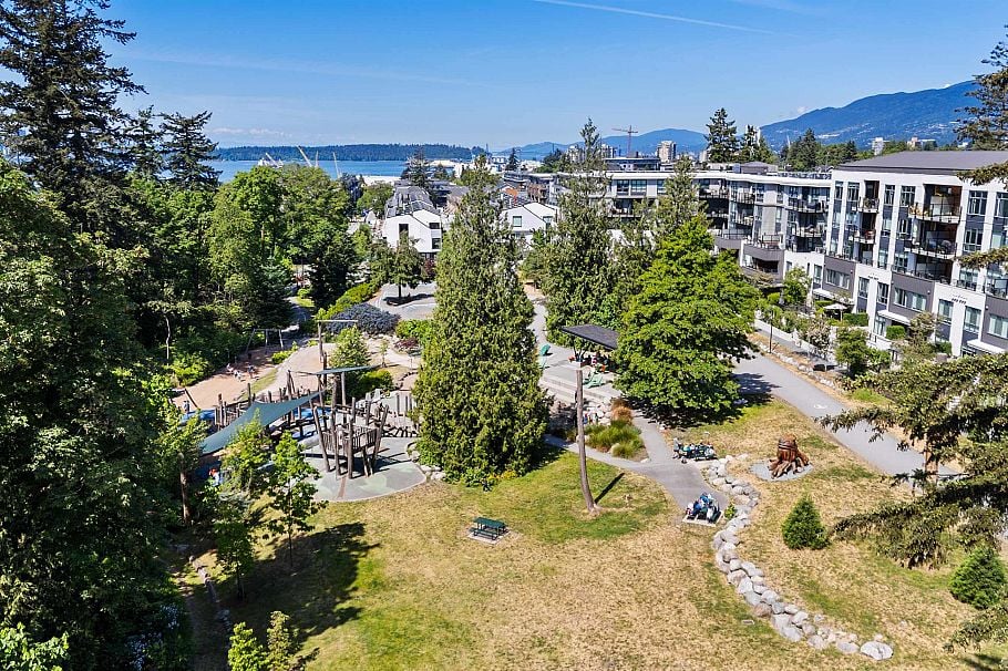 306 707 E 3rd Street North Vancouver, BC - 33