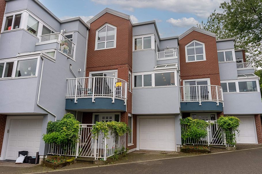 1596 Island Park Walk Vancouver, BC - 3
