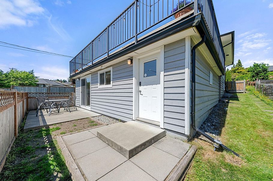 803 Calverhall Street North Vancouver, BC - 31