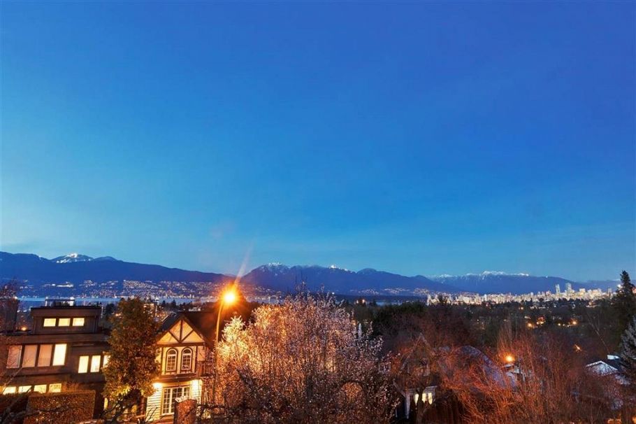 3770 W 13th Avenue Vancouver, BC - 9