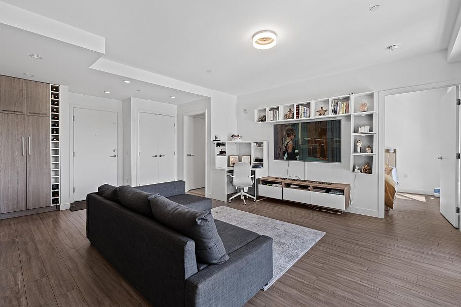 306 707 E 3rd Street North Vancouver, BC - 4