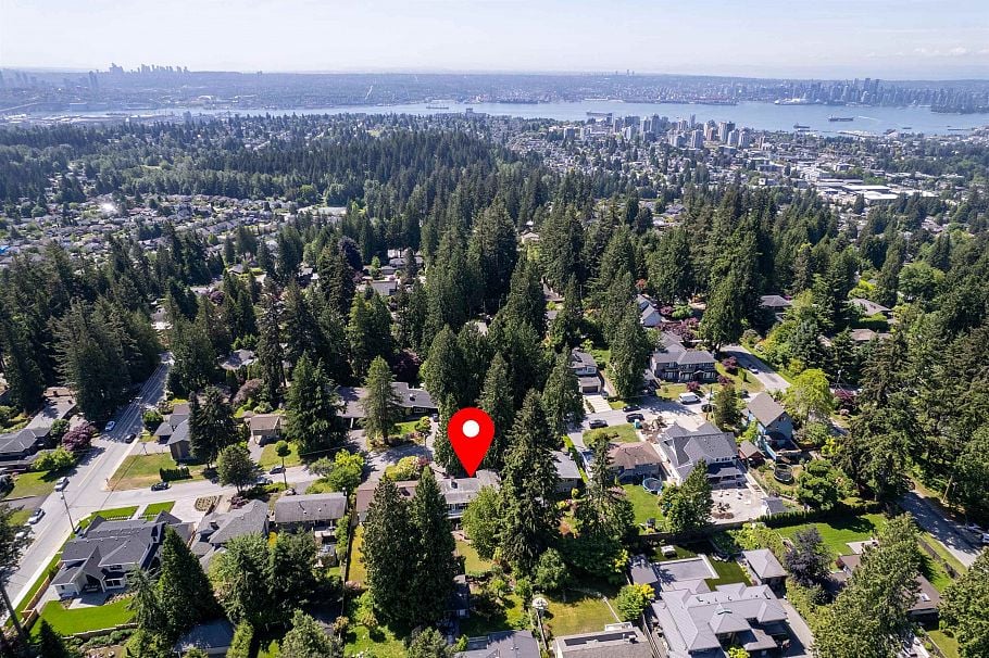 646 E Windsor Road North Vancouver, BC - 38