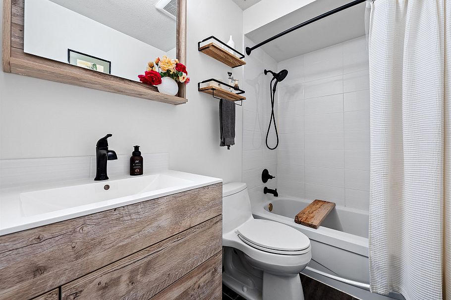 3381 Flagstaff Place Vancouver, BC - 20