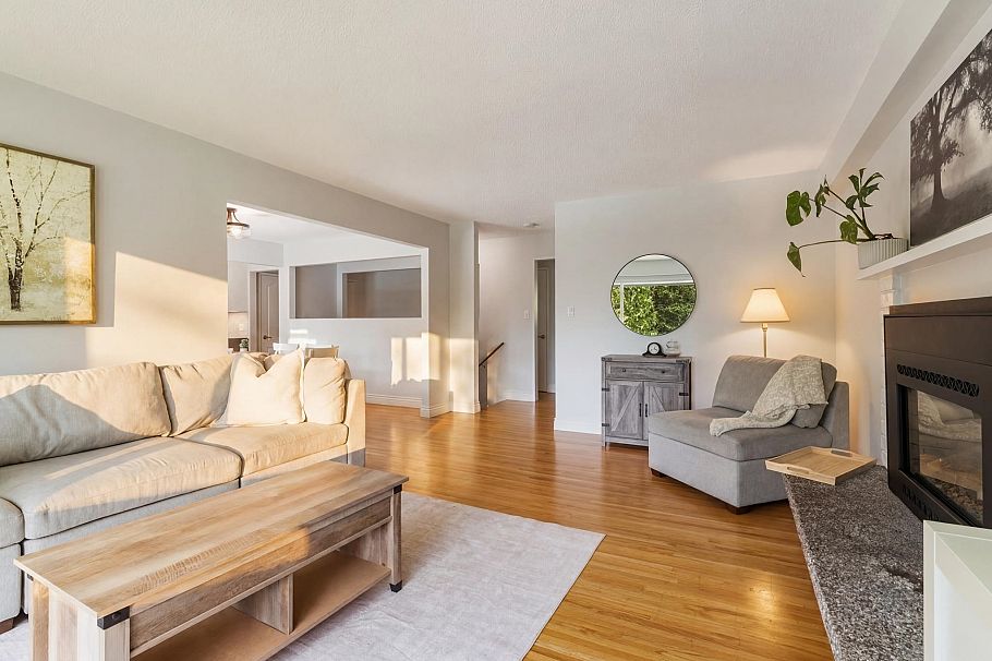 1438 Mcnair Drive North Vancouver, BC - 5