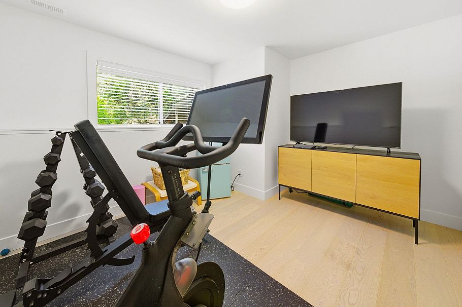 5222 Sarita Avenue North Vancouver, BC - 28