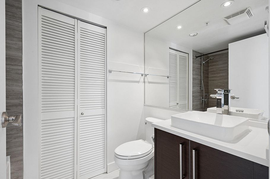 501 1228 Marinaside Crescent Vancouver, BC - 24