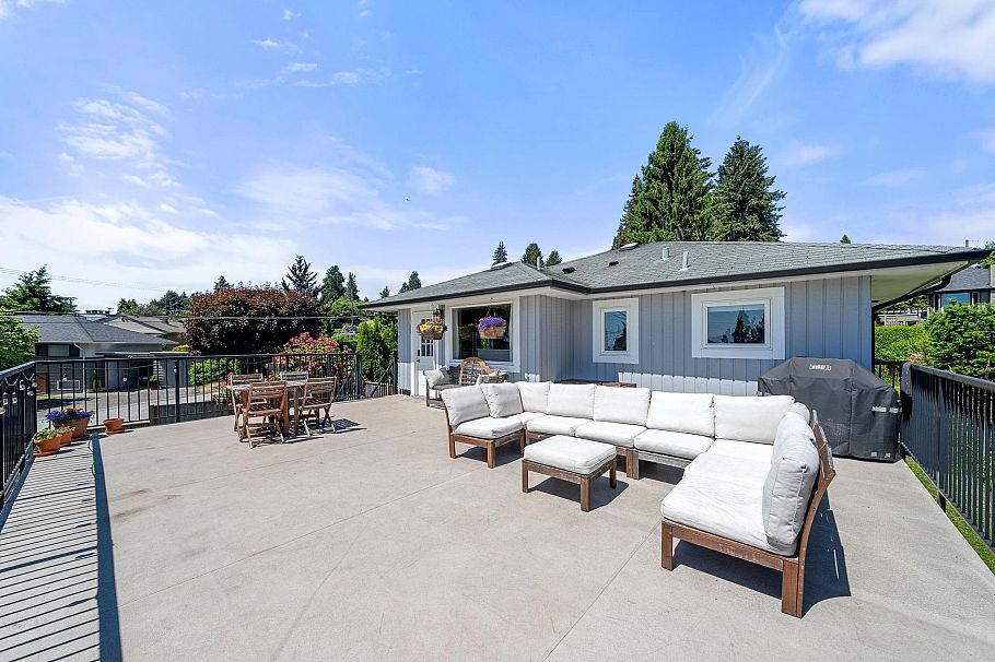 803 Calverhall Street North Vancouver, BC - 28