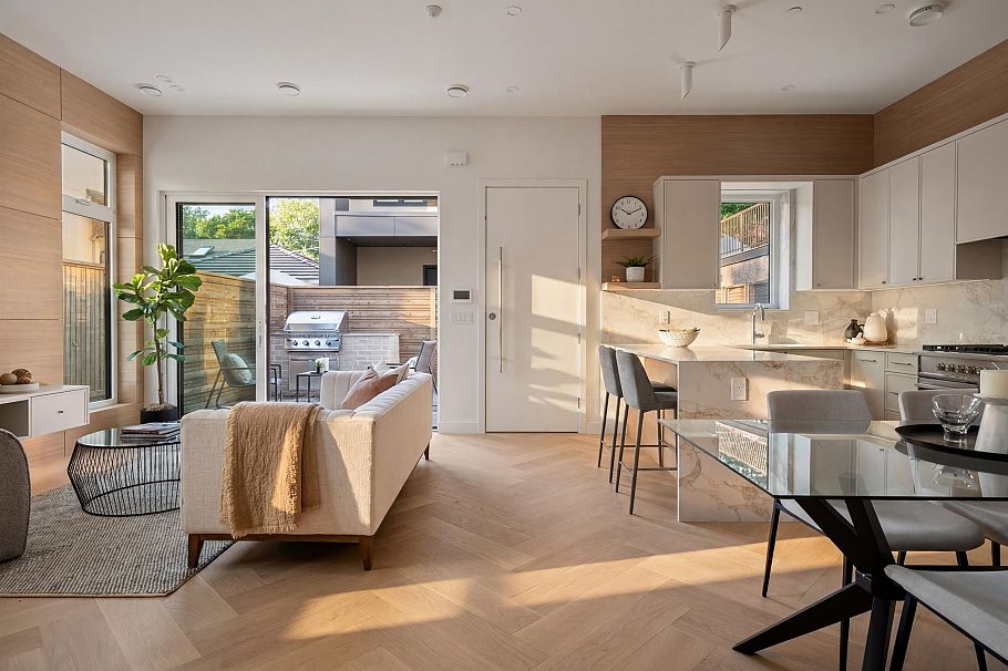 2 364 E 23rd Avenue Vancouver, BC - 5