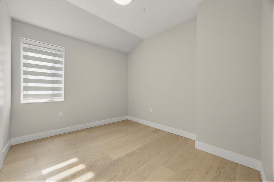 2170 Adanac Street Vancouver, BC - 17