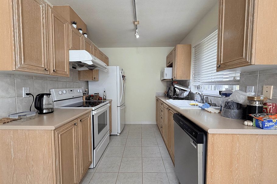207 5683 Hampton Place Vancouver, BC - 4