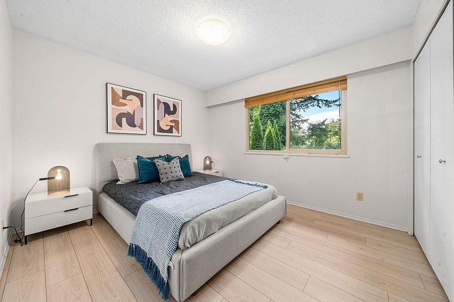 2297 Bowser Avenue North Vancouver, BC - 31