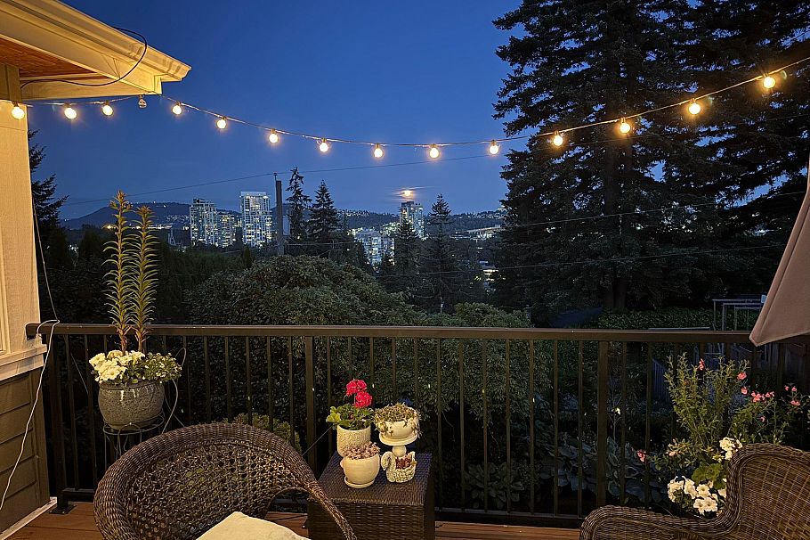 1225 Adderley Street North Vancouver, BC - 12