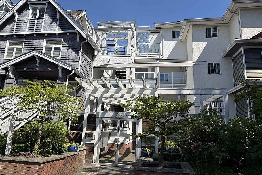 313 2175 W 3rd Avenue Vancouver, BC - 2