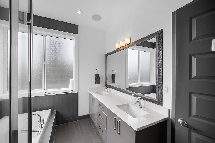 7493 Gatineau Place Vancouver, BC - 22