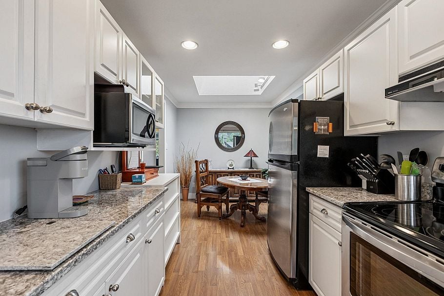 3491 St. Georges Avenue North Vancouver, BC - 17
