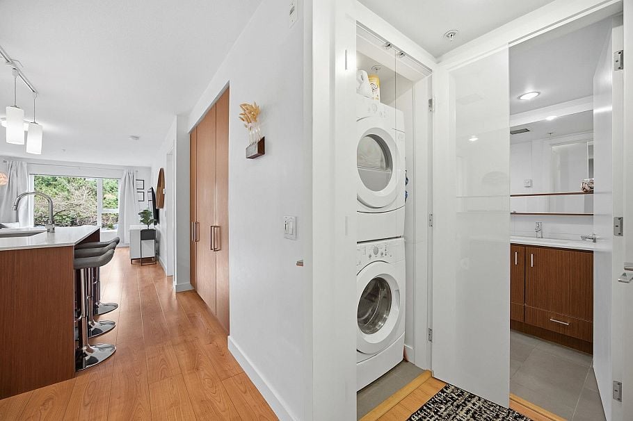 209 221 E 3rd Street North Vancouver, BC - 17