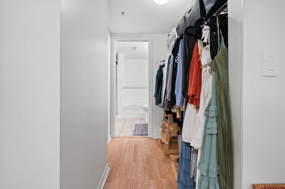 C2 332 Lonsdale Avenue North Vancouver, BC - 15