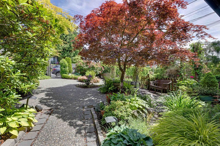 3821 Lonsdale Avenue North Vancouver, BC - 33