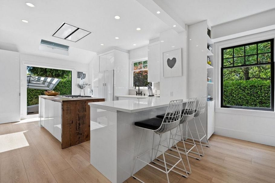 3392 W 8th Avenue Vancouver, BC - 8