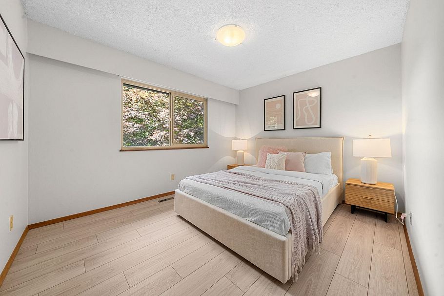 2297 Bowser Avenue North Vancouver, BC - 32