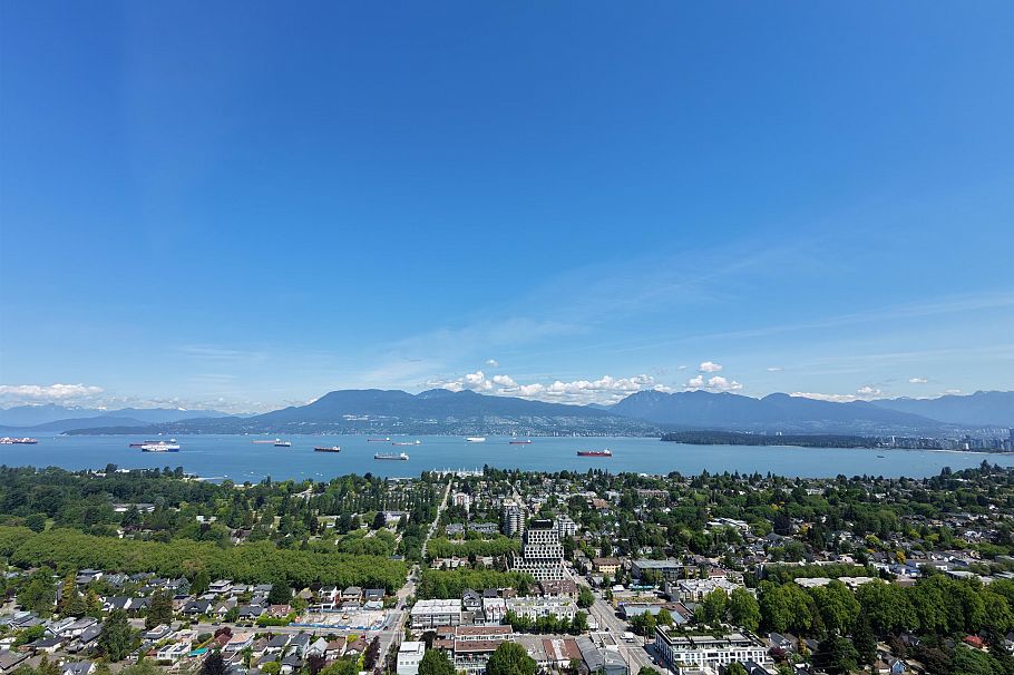 3770 W 13th Avenue Vancouver, BC - 2