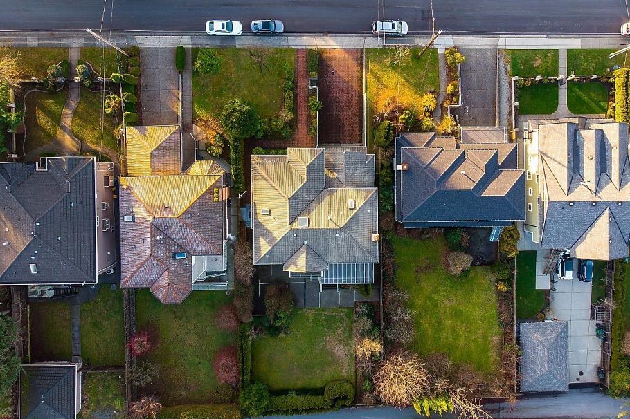 74 E 37th Avenue Vancouver, BC - 2