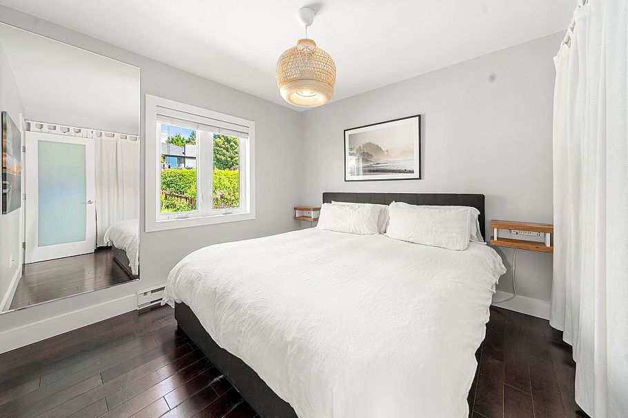 803 Calverhall Street North Vancouver, BC - 12
